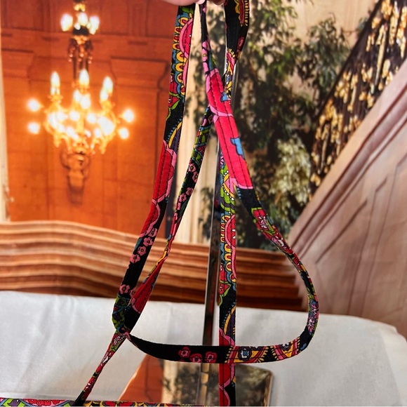 Vera Bradley Symphony in Hue Hot Pink Paisley Wallet with Daisy internal Print - Picture 17 of 17